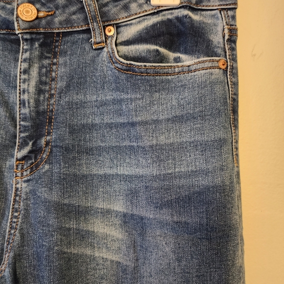 FOREVER 21 Denim Bell Bottom Jeans Flared Pants Distressed Medium Wash Size 29 - Picture 8 of 15